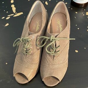 Seychelles Women's Brown Peep Toe Heels